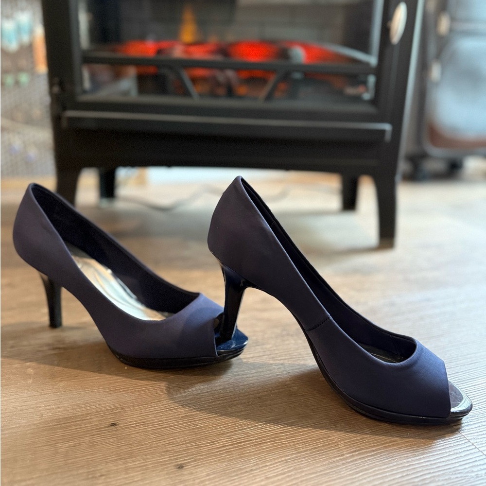 Bandolino Blue Peep-Toe Heels